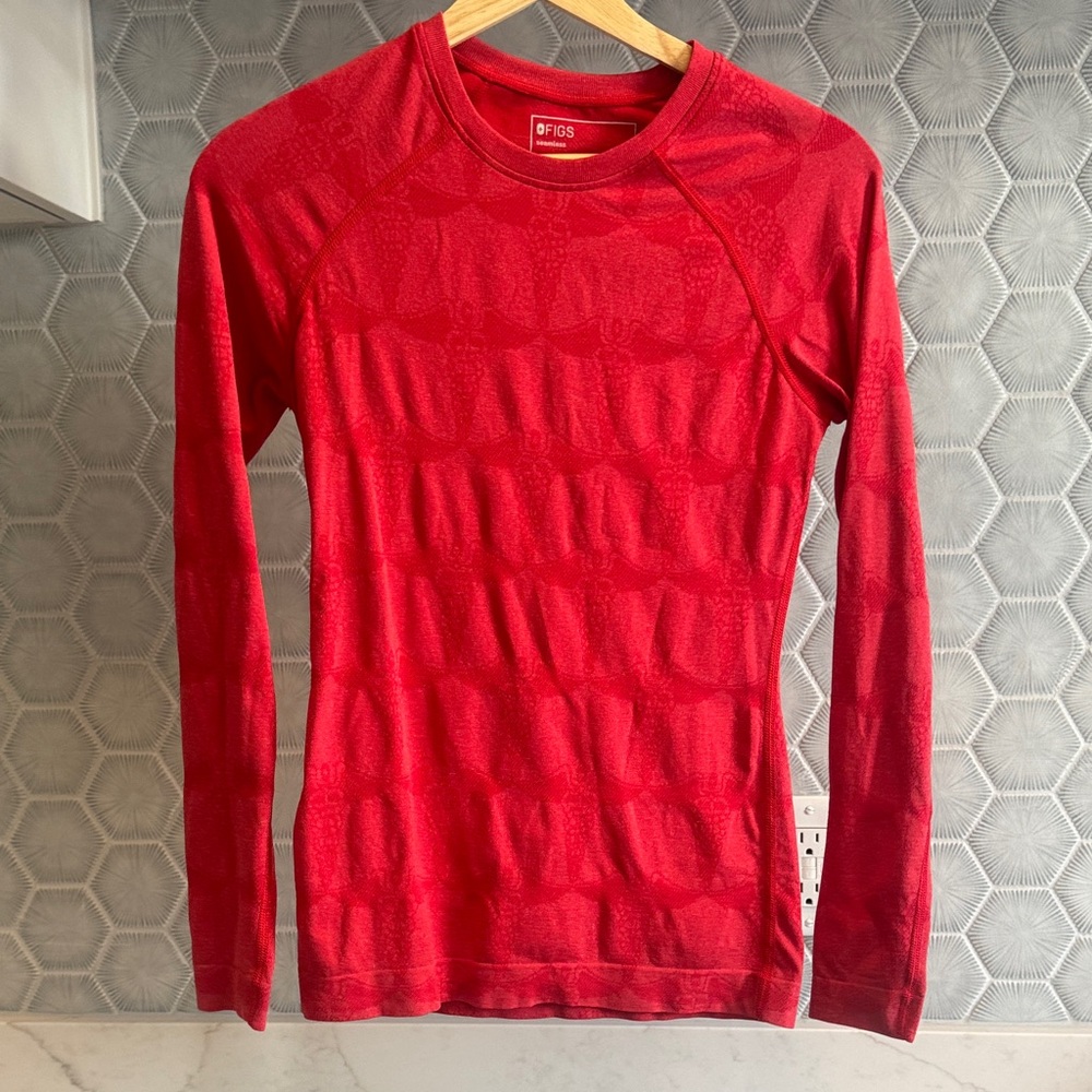 Figs Lunar New Year Pop Red Salta
Seamless - Longsleeve
Underscrub.  Sz small